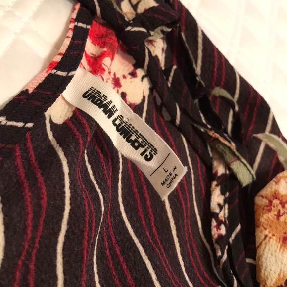 Floral Romper - Picture 4 of 4